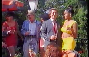 XXX STP1 habla con su novio mientras está en triospornogratis casa con papá!
