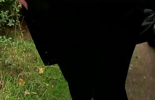 XXX VR Porno-caliente Asiática trios con negros puta hace un footjob y chupa su polla